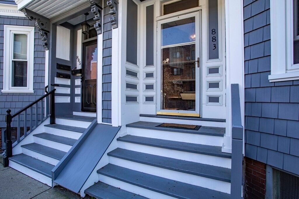Foto principal - 883 E 4th St