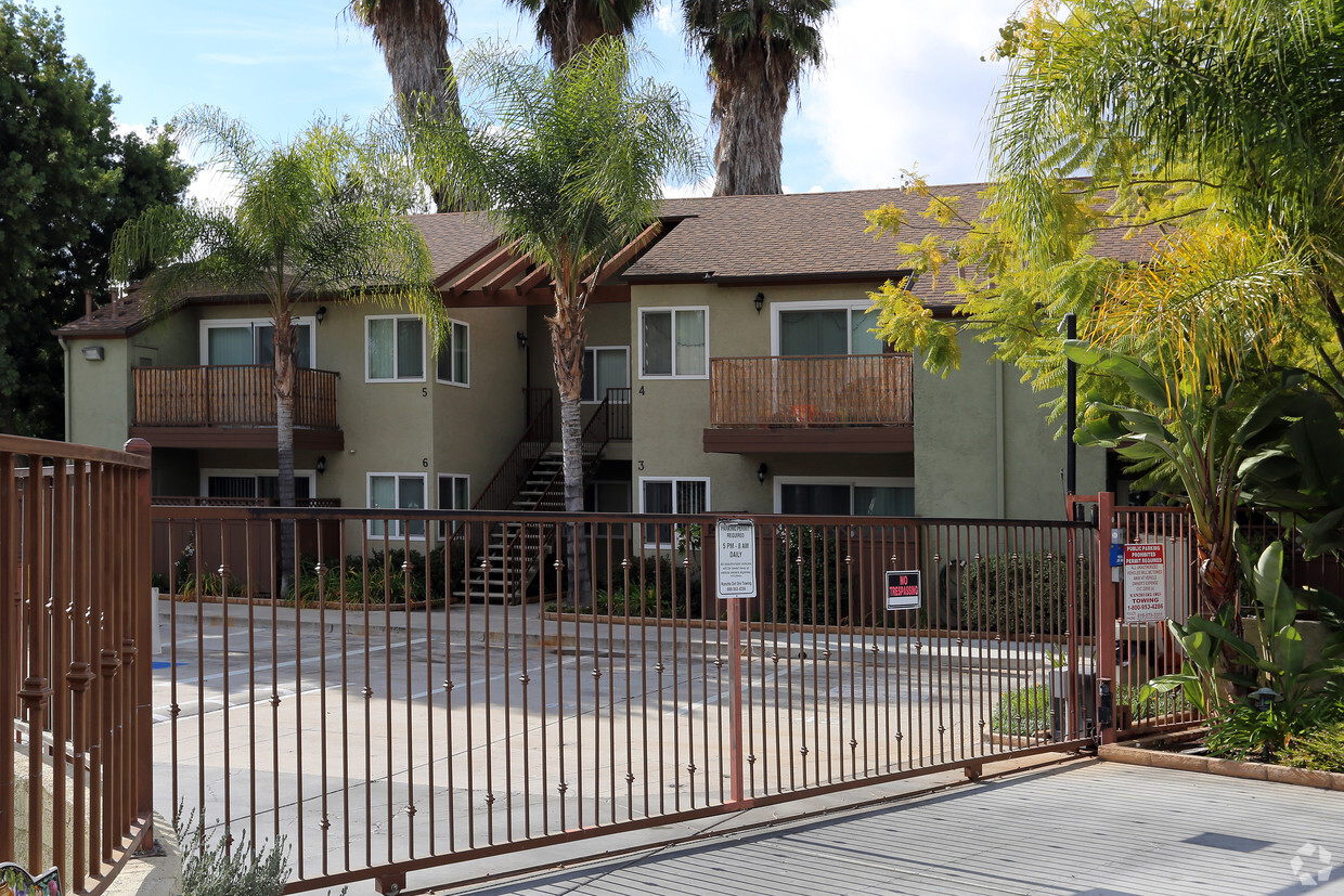 Building Photo - Granite Hills Apartments