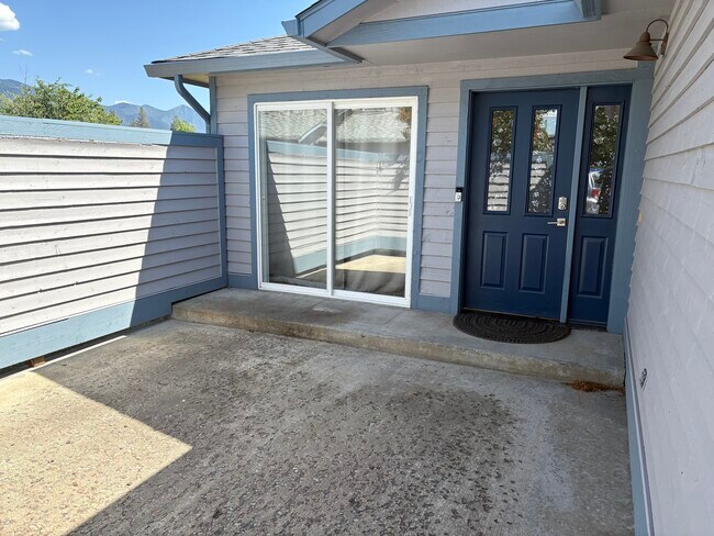 Building Photo - 20 Ruder View Ct
