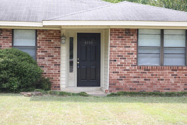 Foto del edificio - Brick ranch house in downtown area of Heph...