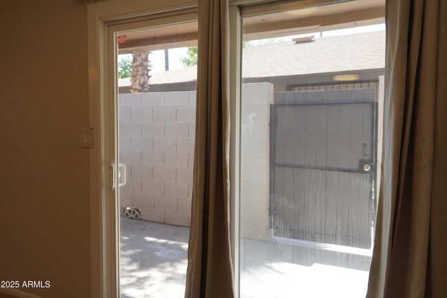 Building Photo - 1132 N 84th Pl