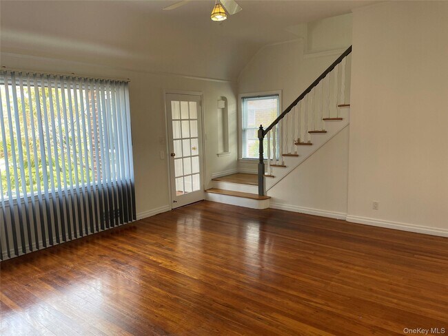 Foto del edificio - 8 Cameron Ln