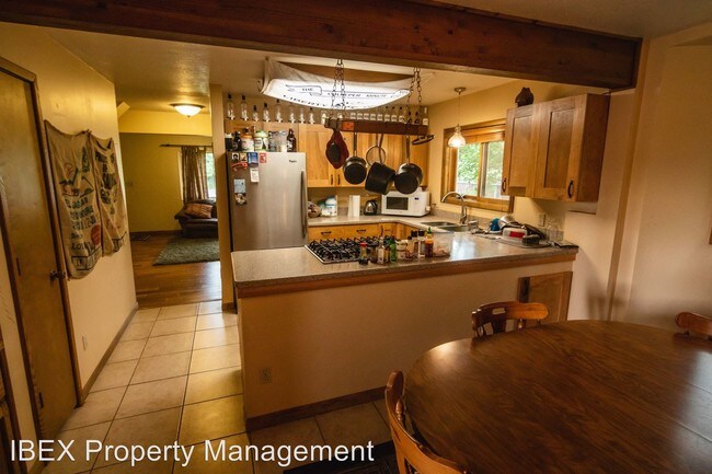Foto del edificio - 3 br, 2 bath House - 522 4th St West