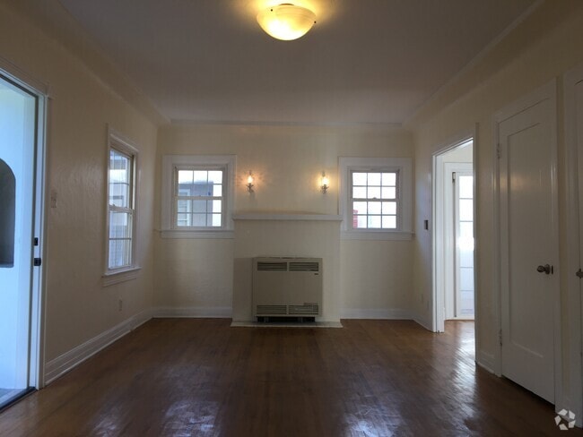 Building Photo - 1860 10th St