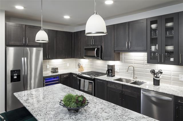 Foto principal - 5631 Belmont Ave