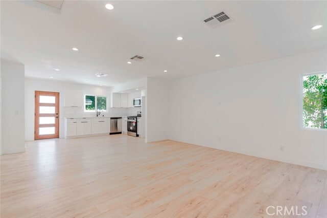 Building Photo - 6837 Yolanda Ave