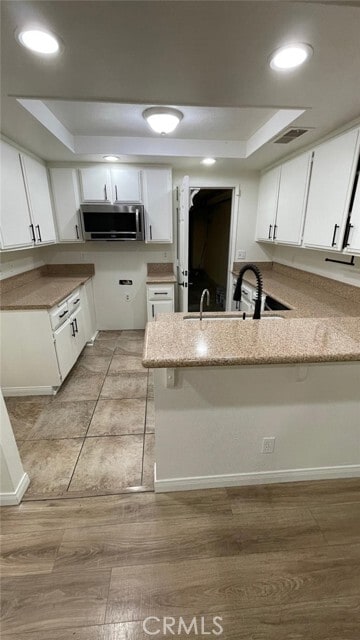 Building Photo - 7451 Skyline Dr