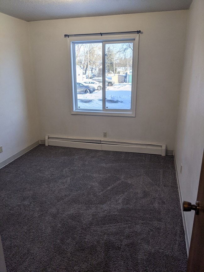 CourtYard Apartments 1420 Jefferson St Alexandria, MN Apartments