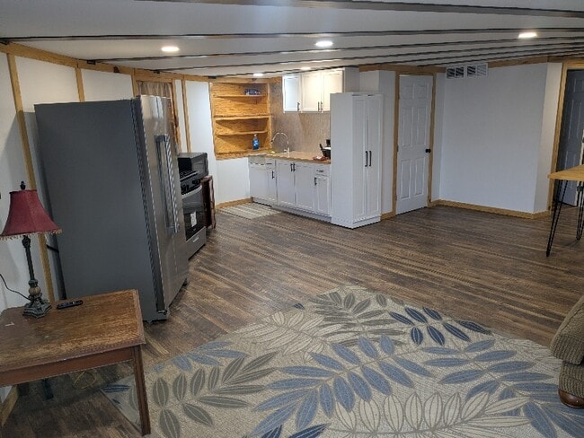 Building Photo - 526 Allen Dr