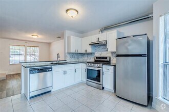Building Photo - 1411 Gracy Farms Ln