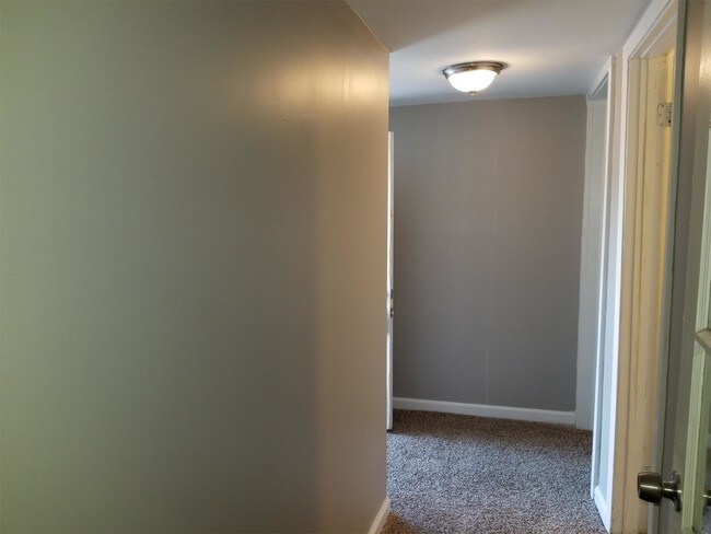 Foto del edificio - 223 N Spring St