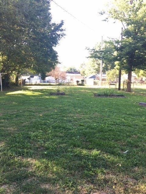 Foto del edificio - 2 bedroom 1 bath house with 1 car garage