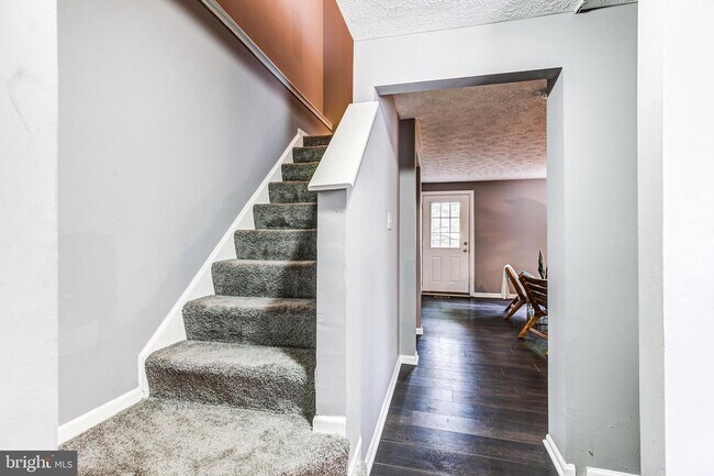 Building Photo - 9442 Granite Hill