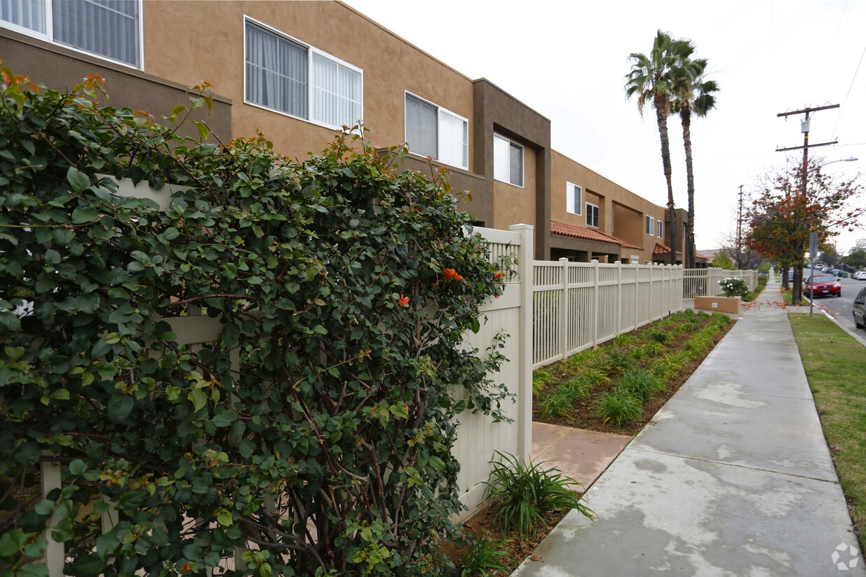 Building Photo - Villa Malaga Apartments