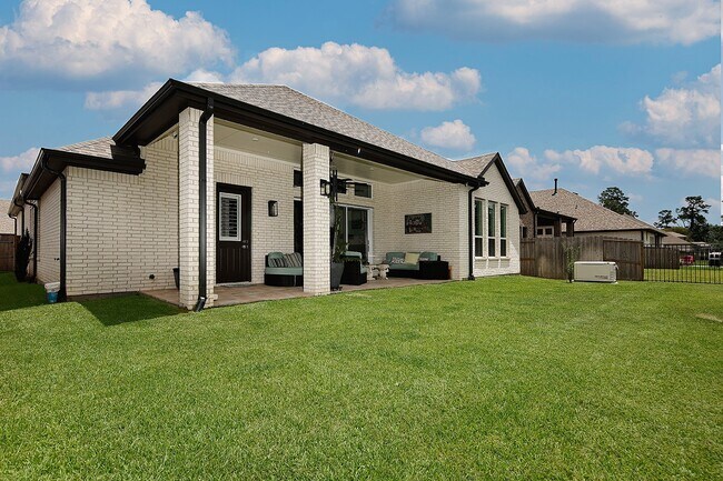 Foto del edificio - 1137 Stillwater Pond Dr