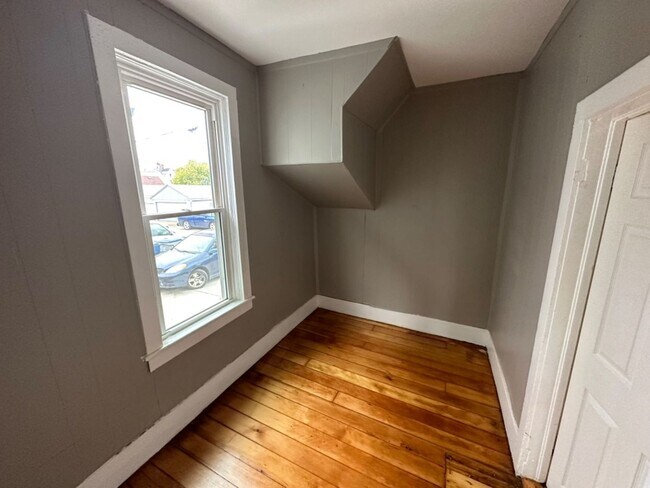 Foto del edificio - 2148 S 25th St. (Duplex)