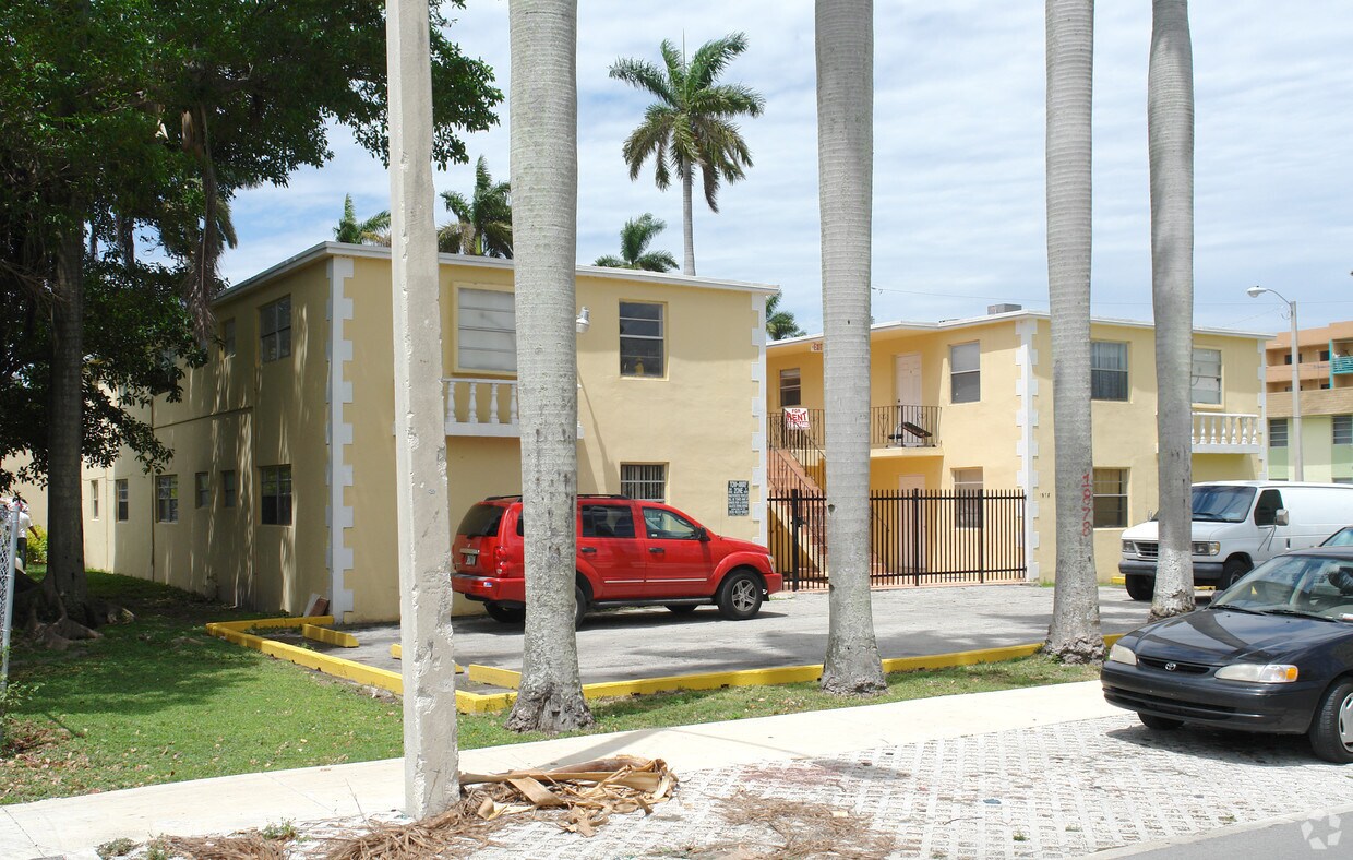 Building Photo - 1878 NW 15th Ave