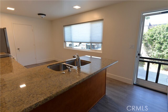 Building Photo - 102 Avenida San Dimas