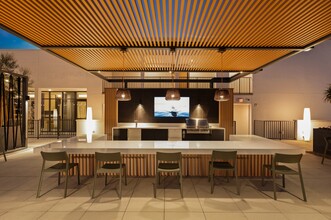 Building Photo - Overland & Ayres