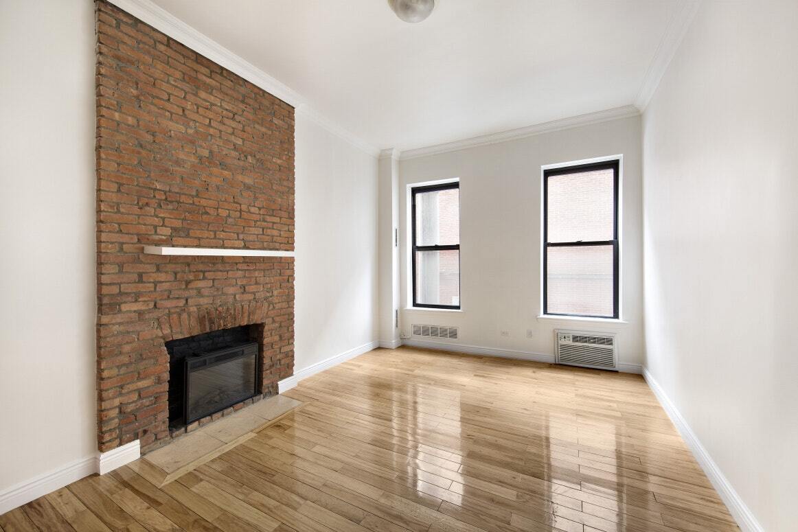 Primary Photo - 927 Madison Ave