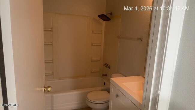 Foto del edificio - 2026 W Cactus Rd