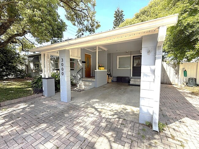 Photo - 3000 Knollwood Cir House
