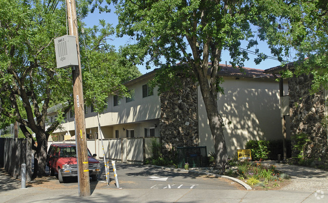 Foto del edificio - Laurel Glen Townhouse Apartments