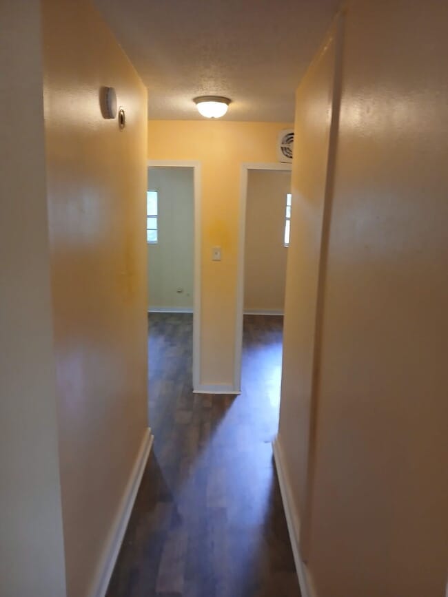 Building Photo - Windham #6