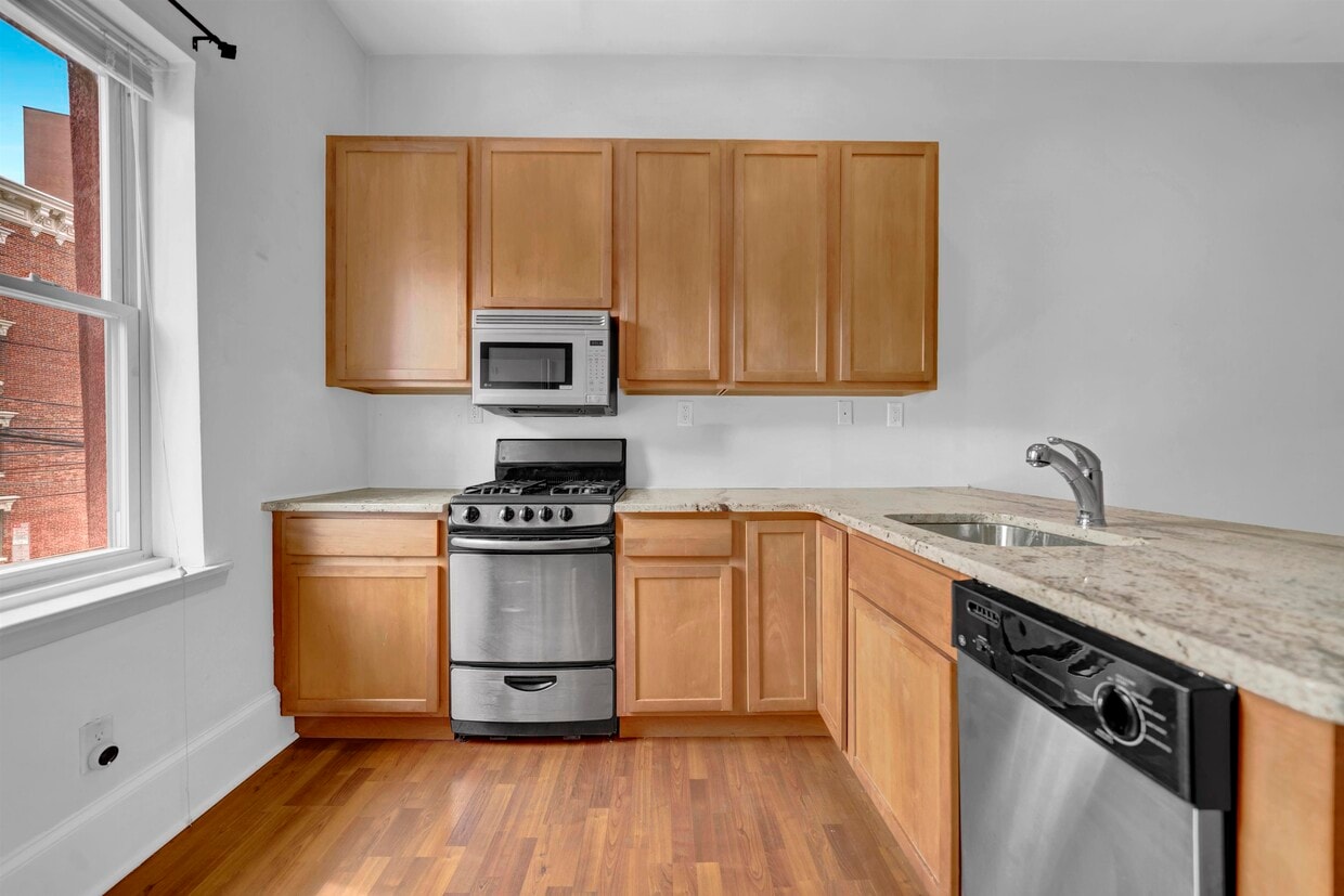 Primary Photo - 56 Monroe St