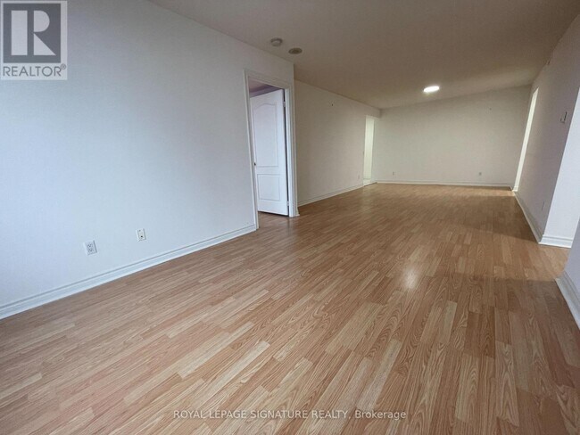 Building Photo - 115 Omni Dr
