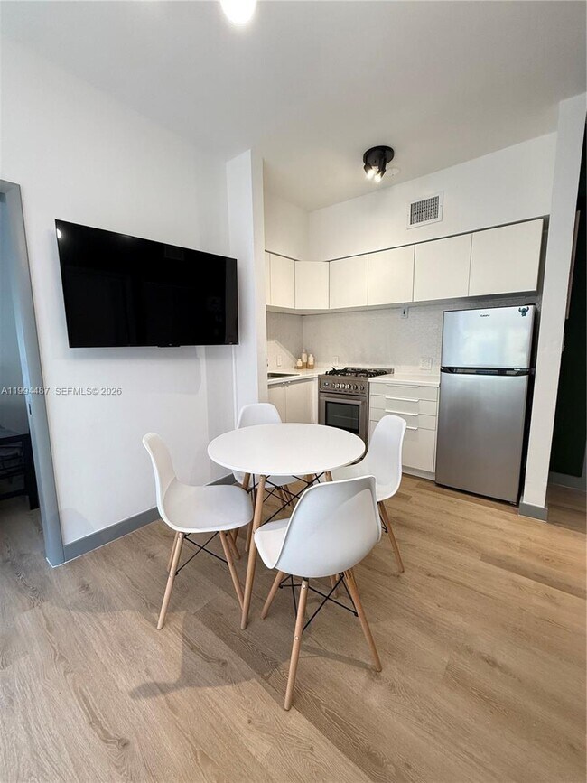 Foto del edificio - 1320 Drexel Ave