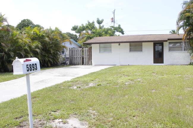 Building Photo - 5893 Williamson Rd