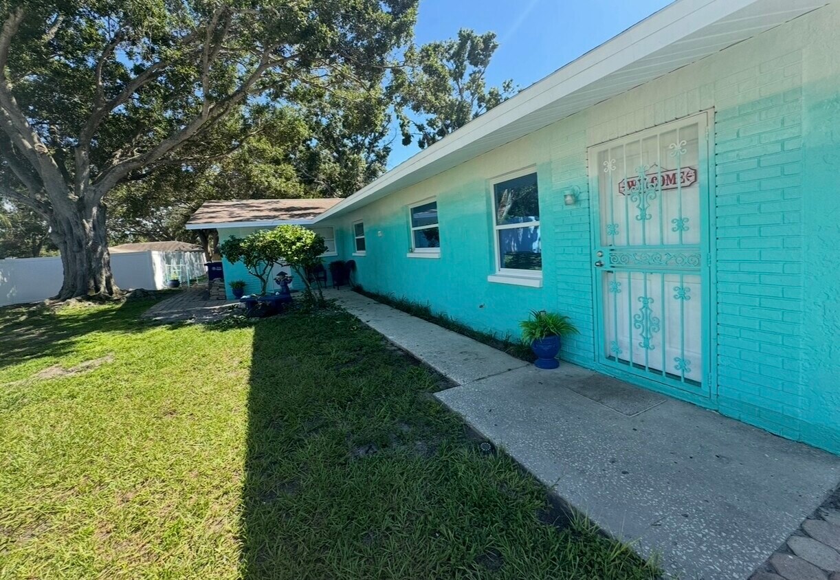 Primary Photo - 3004 Oaklawn Ave