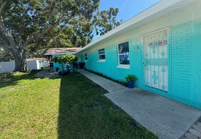 Building Photo - 3004 Oaklawn Ave