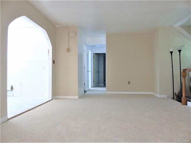 Building Photo - 606 Beach Ave