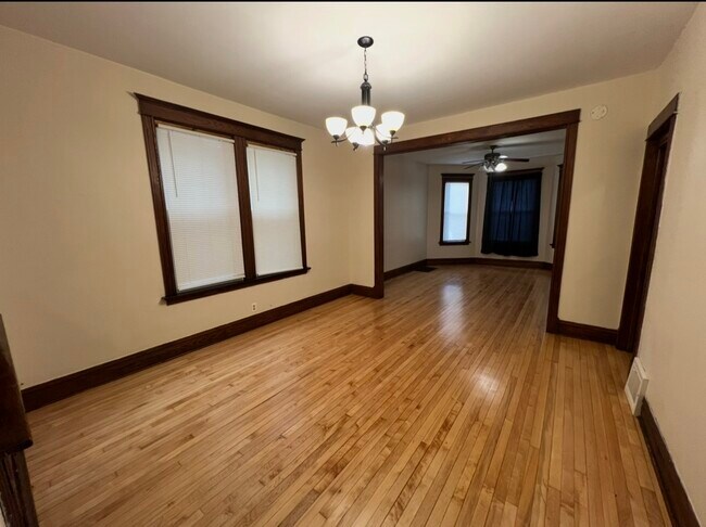Building Photo - 3748 W Lyndale St