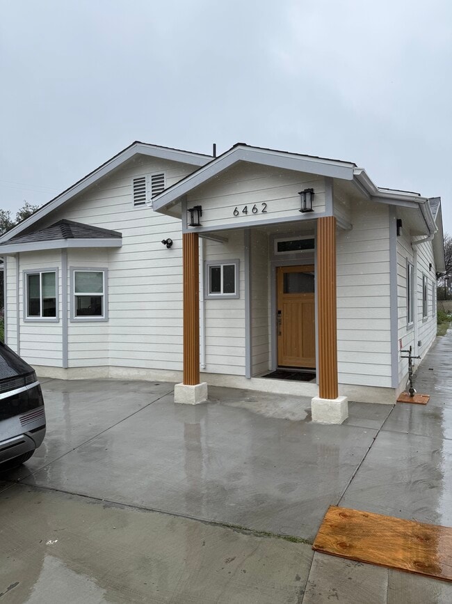 Building Photo - 6462 Mary Ellen Ave