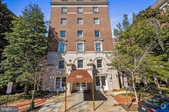 Building Photo - 1661 Crescent Pl NW