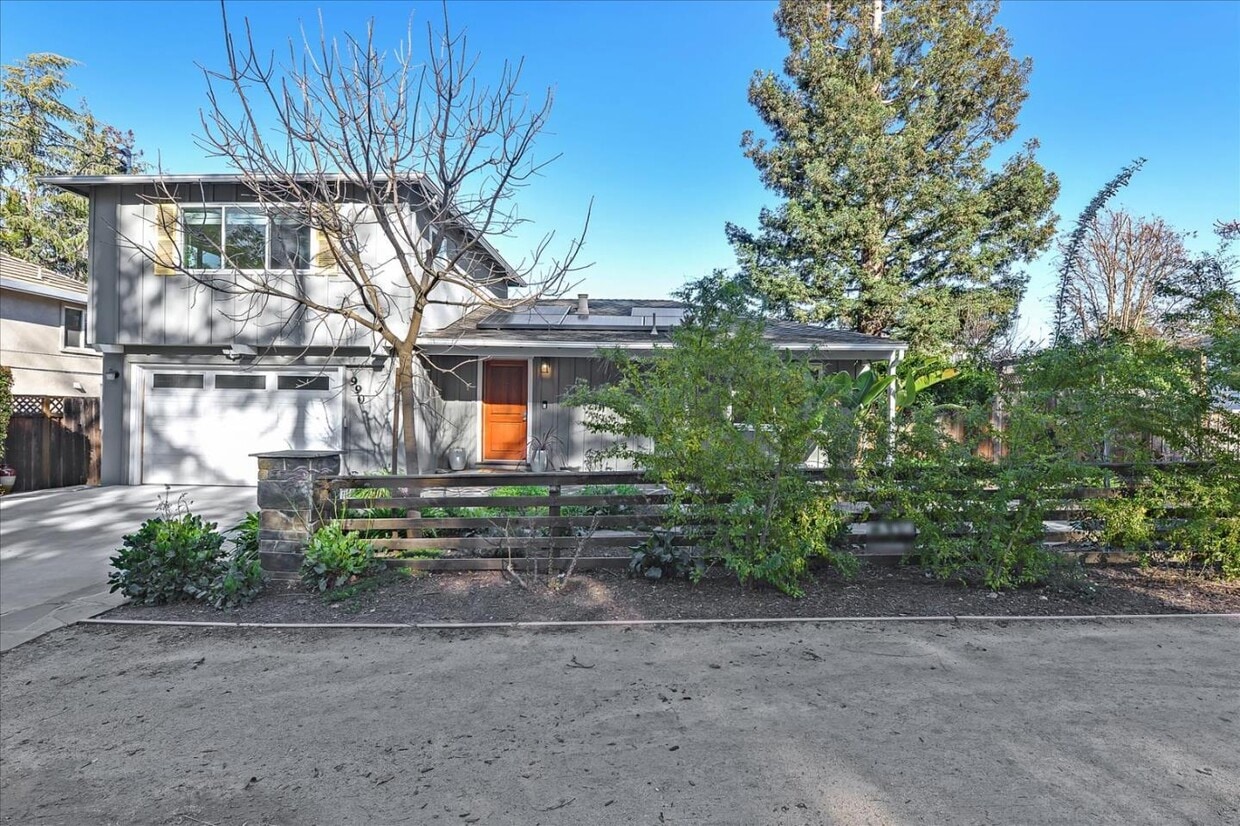 990 Terrace Dr, Los Altos, CA 94024
