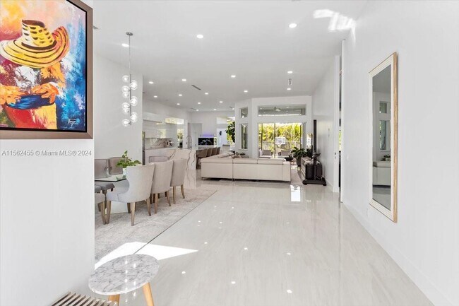 Foto del edificio - 3847 Crestwood Cir