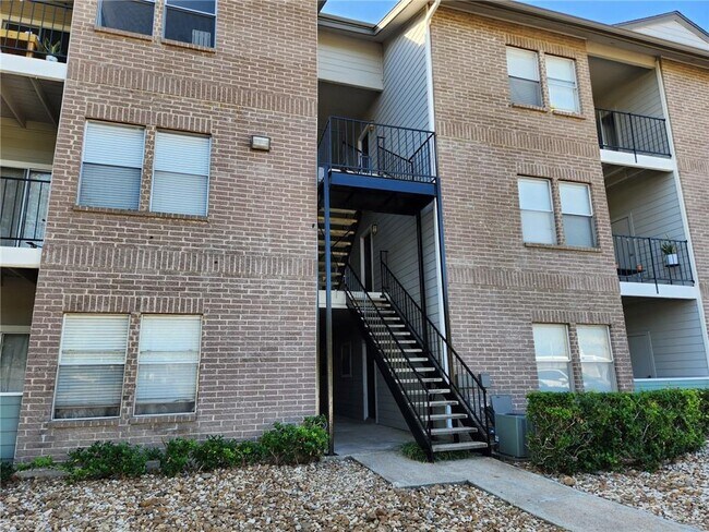 Building Photo - 12166 Metric Blvd