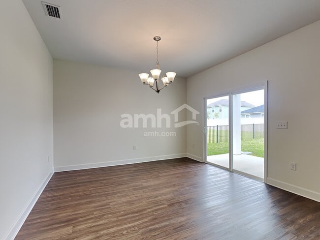 Foto del edificio - 5810 Hampton Creek Rd