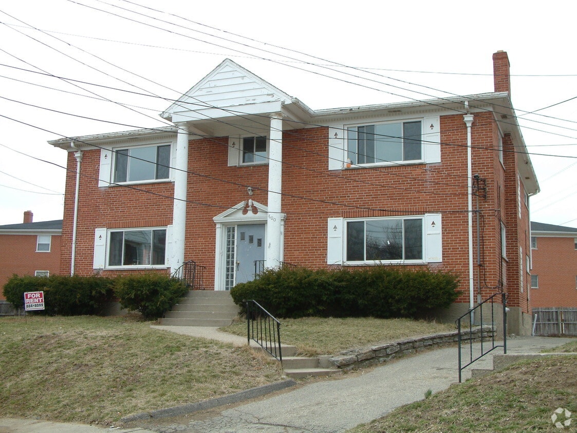 Building Photo - 1600 Pelham Pl