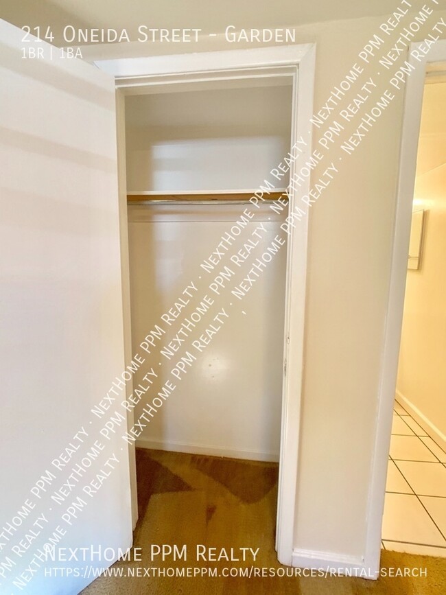 Foto del edificio - 1 Bedroom near Grandview Ave for April 1st