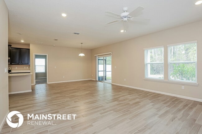 Foto del edificio - 16180 Blossom Lake Dr