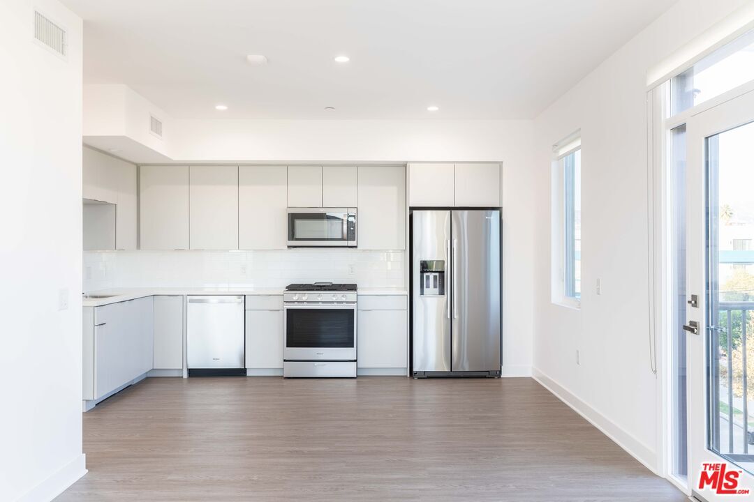 Foto principal - 843 Wilcox Ave