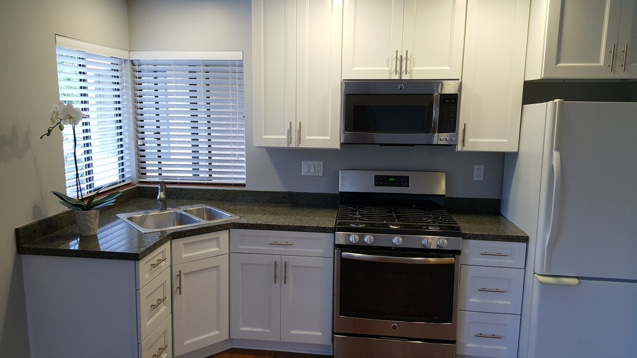 Foto principal - 330 Sierra Vista Rd