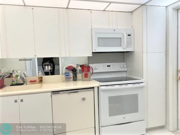 Building Photo - 2671 S Course Dr