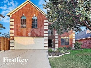 Building Photo - 10805 Middleglen Rd