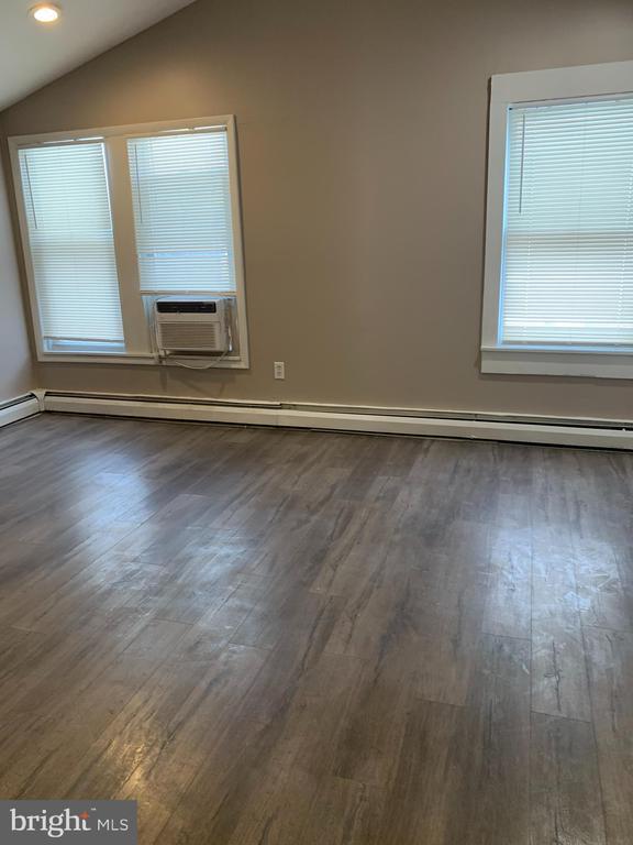 Foto del edificio - 7324 Tabor Ave